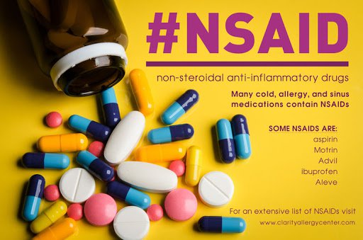 Thuốc chống viêm không steroid (NSAID) như ibuprofen là thuốc kê đơn đầu tiên cho chứng phồng đĩa đệm. Đối với những cơn đau nghiêm trọng hơn, bác sĩ có thể kê đơn thuốc giãn cơ hoặc thuốc giảm đau có chất gây mê.